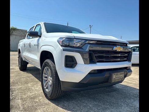 New 2025 Chevrolet Colorado LT w/ Advanced Trailering Package image 2