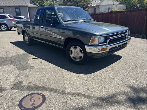 Used 1992 Toyota Pickup Deluxe image 1