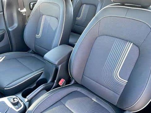New 2025 Hyundai Venue Limited image 10