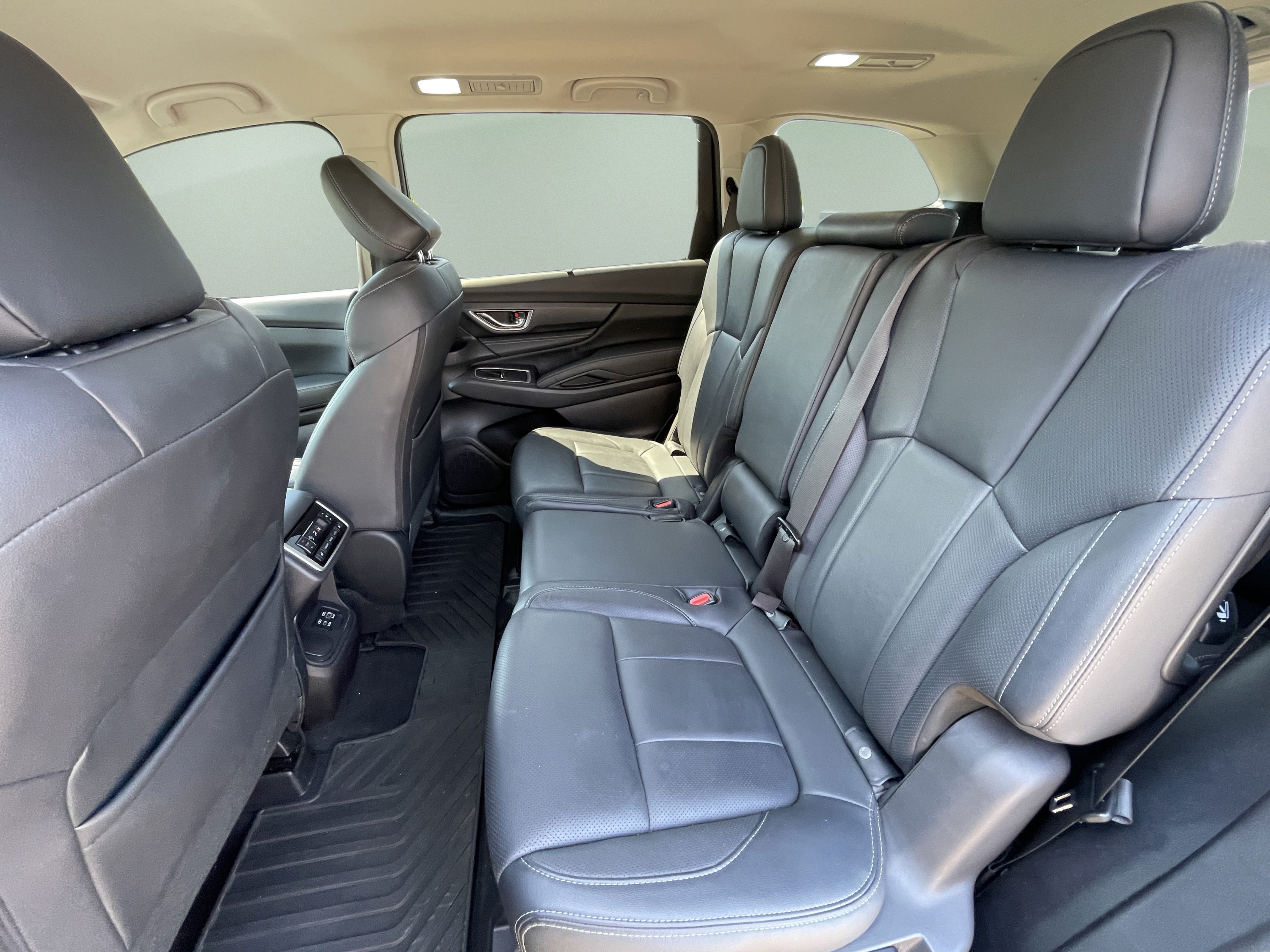 Used 2023 Subaru Ascent Limited AWD/4WD image 28