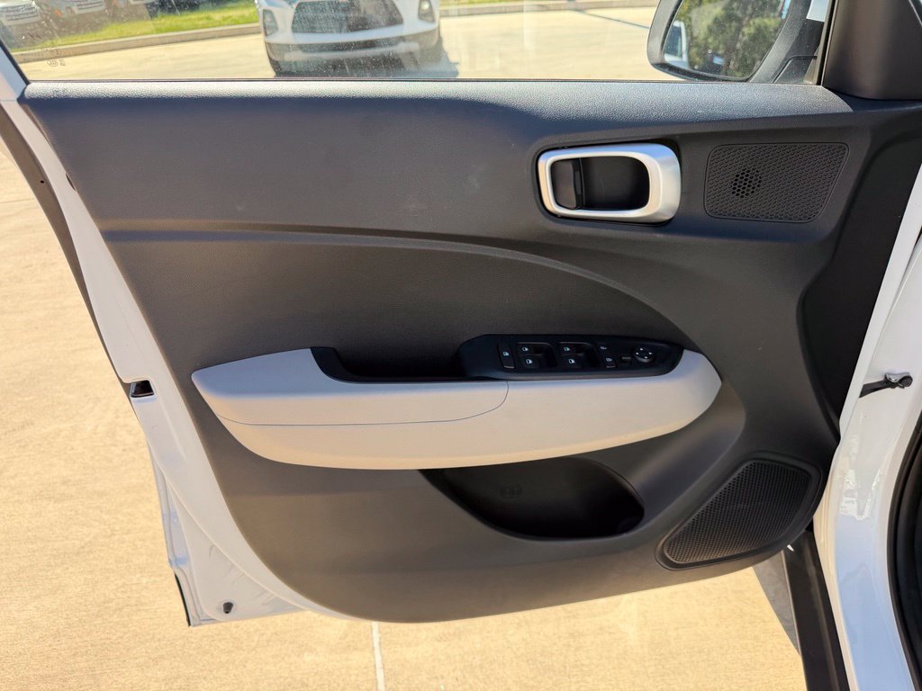 Used 2026 Hyundai Venue SEL FWD image 12