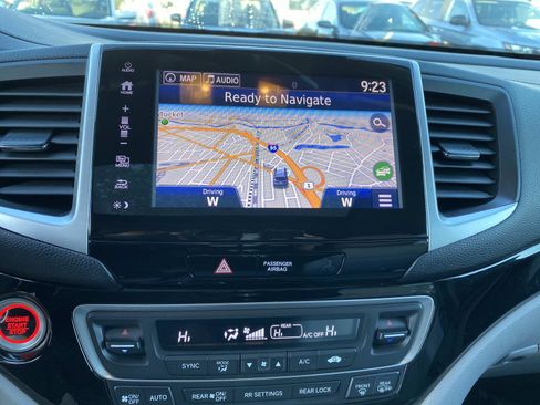 Used 2017 Honda Pilot Touring image 15