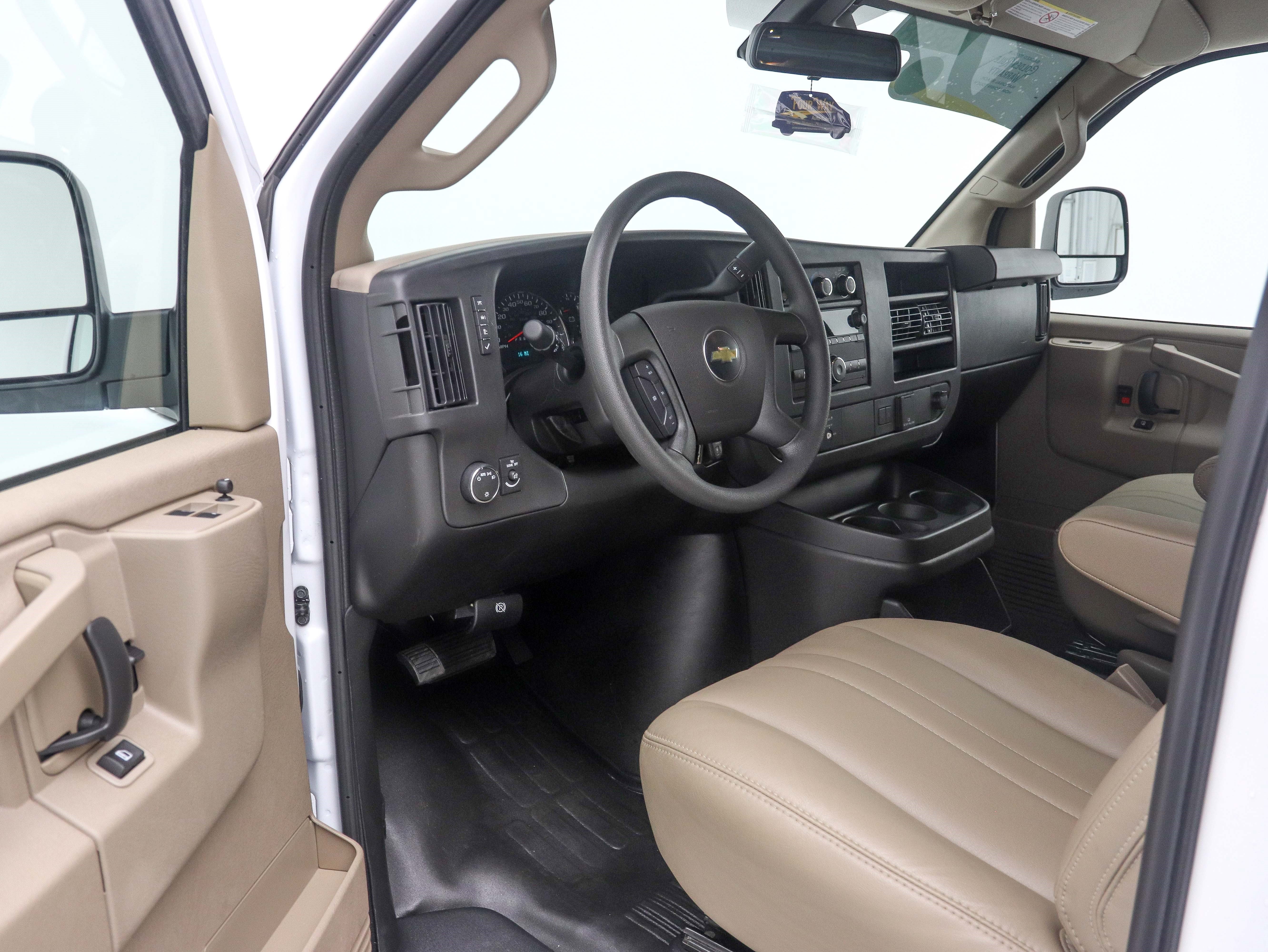 Used 2026 Chevrolet Express 3500 w/ Driver Convenience Package RWD image 18