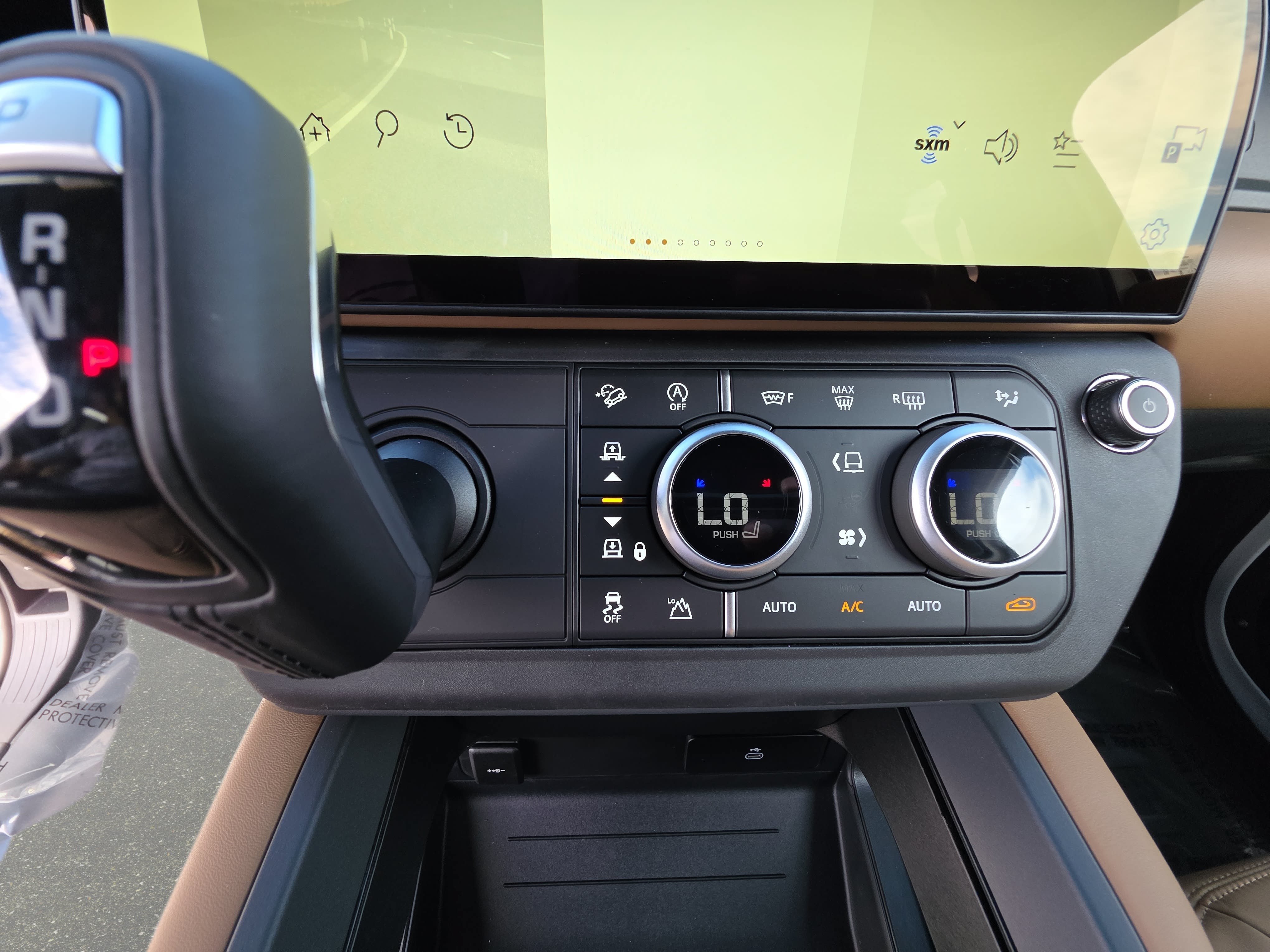 New 2026 Land Rover Defender 130 X-Dynamic SE AWD/4WD image 21