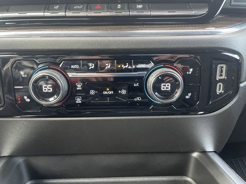 Used 2024 Chevrolet Silverado 2500 LT w/ Convenience Package image 22