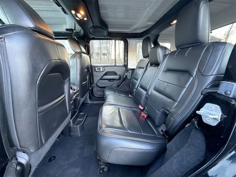 Used 2019 Jeep Wrangler Unlimited Sahara w/ Uconnect 4C Nav & Sound Group image 24