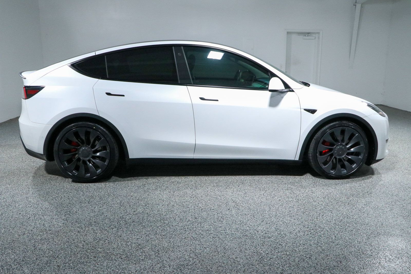Used 2022 Tesla Model Y Performance AWD/4WD image 6