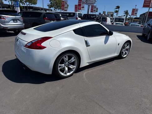 Used 2013 Nissan 370Z Coupe w/ Sport Pkg RWD image 16
