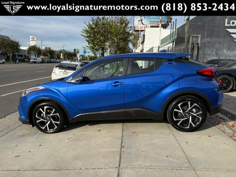 Used 2018 Toyota C-HR XLE image 4