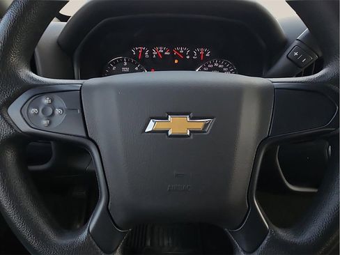 Used 2018 Chevrolet Silverado 1500 Custom w/ Custom Value Package image 19