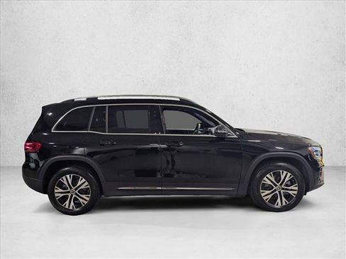 Used 2026 Mercedes-Benz GLB 250 image 4