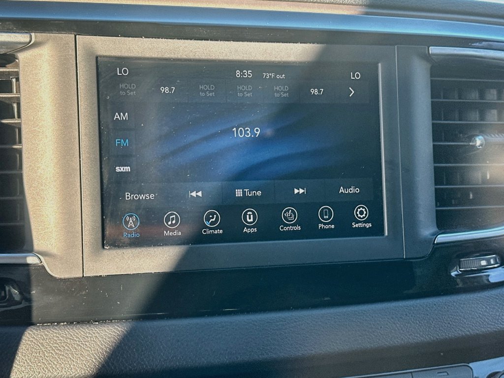 Used 2018 Chrysler Pacifica Touring-L FWD image 14