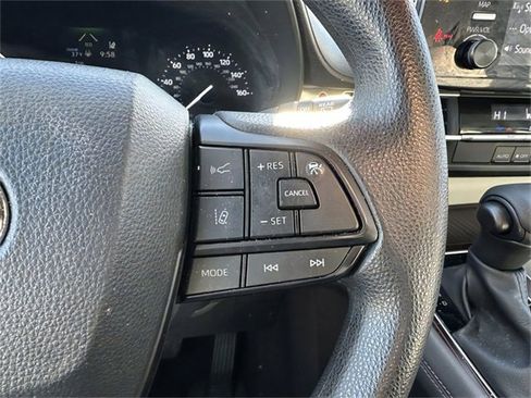 Used 2024 Toyota Sienna LE image 13