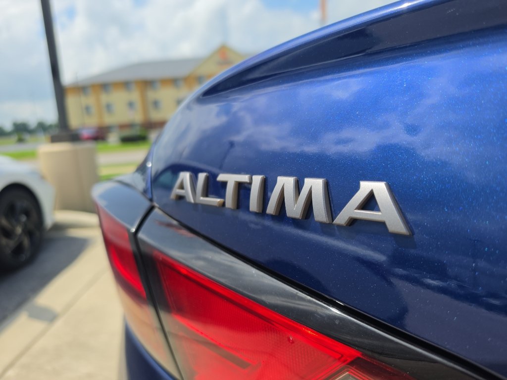 Used 2024 Nissan Altima 2.5 SR w/ SR Premium Package FWD image 16