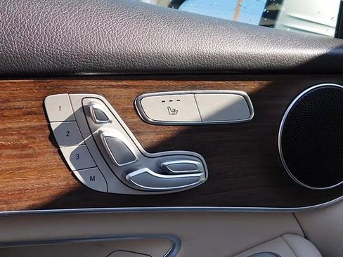 Used 2022 Mercedes-Benz GLC 300 4MATIC image 16