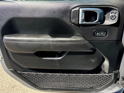 Used 2021 Jeep Wrangler Unlimited Sahara image 12