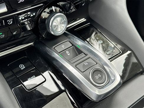 Certified 2025 Acura MDX w/ Technology Package image 28