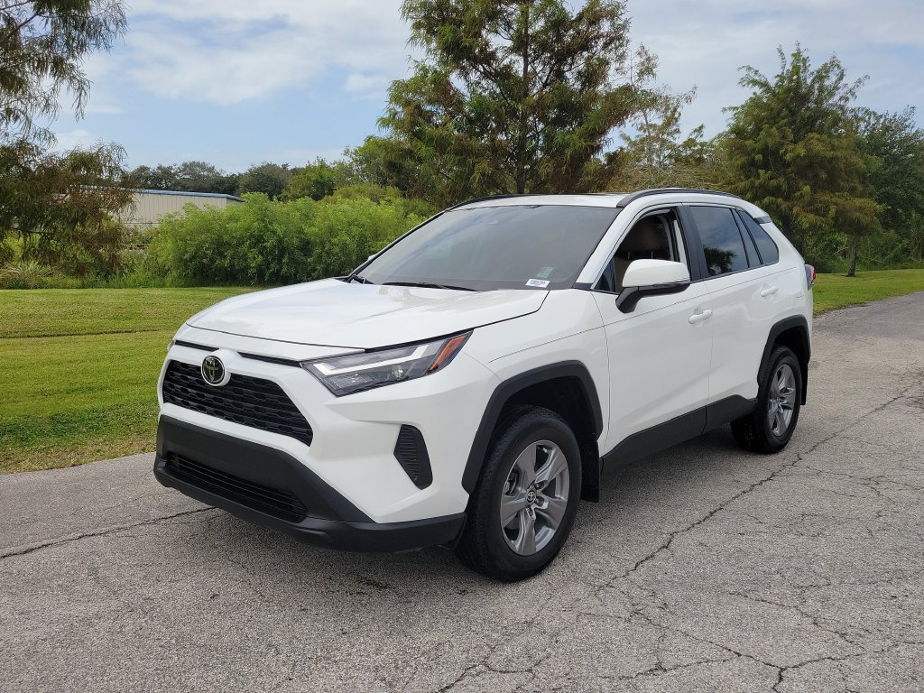 Used 2025 Toyota RAV4 XLE w/ Convenience Package AWD/4WD image 31