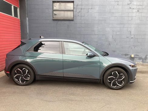 Used 2024 Hyundai Ioniq 5 SEL image 2