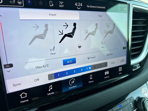 Certified 2024 Chrysler Pacifica Touring-L FWD image 17