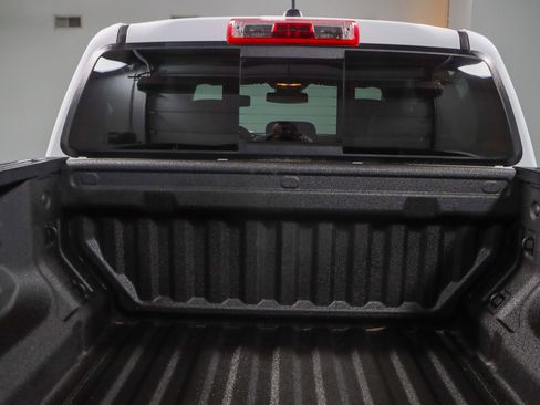 Used 2024 Chevrolet Colorado Z71 w/ Z71 Convenience Package 2 AWD/4WD image 28