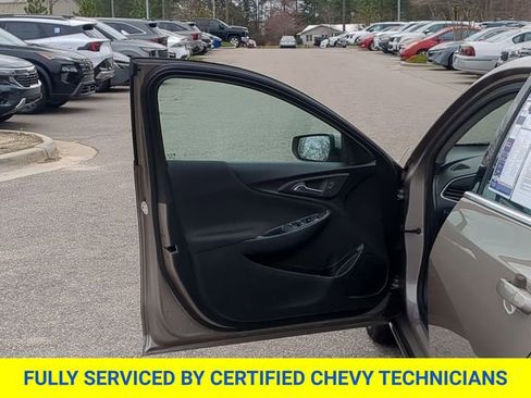 Used 2025 Chevrolet Malibu LT FWD image 18