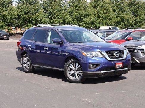 Used 2017 Nissan Pathfinder SL w/ SL Premium Package AWD/4WD image 2