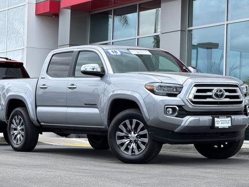 Certified 2018 Toyota Tacoma Limited AWD/4WD image 2