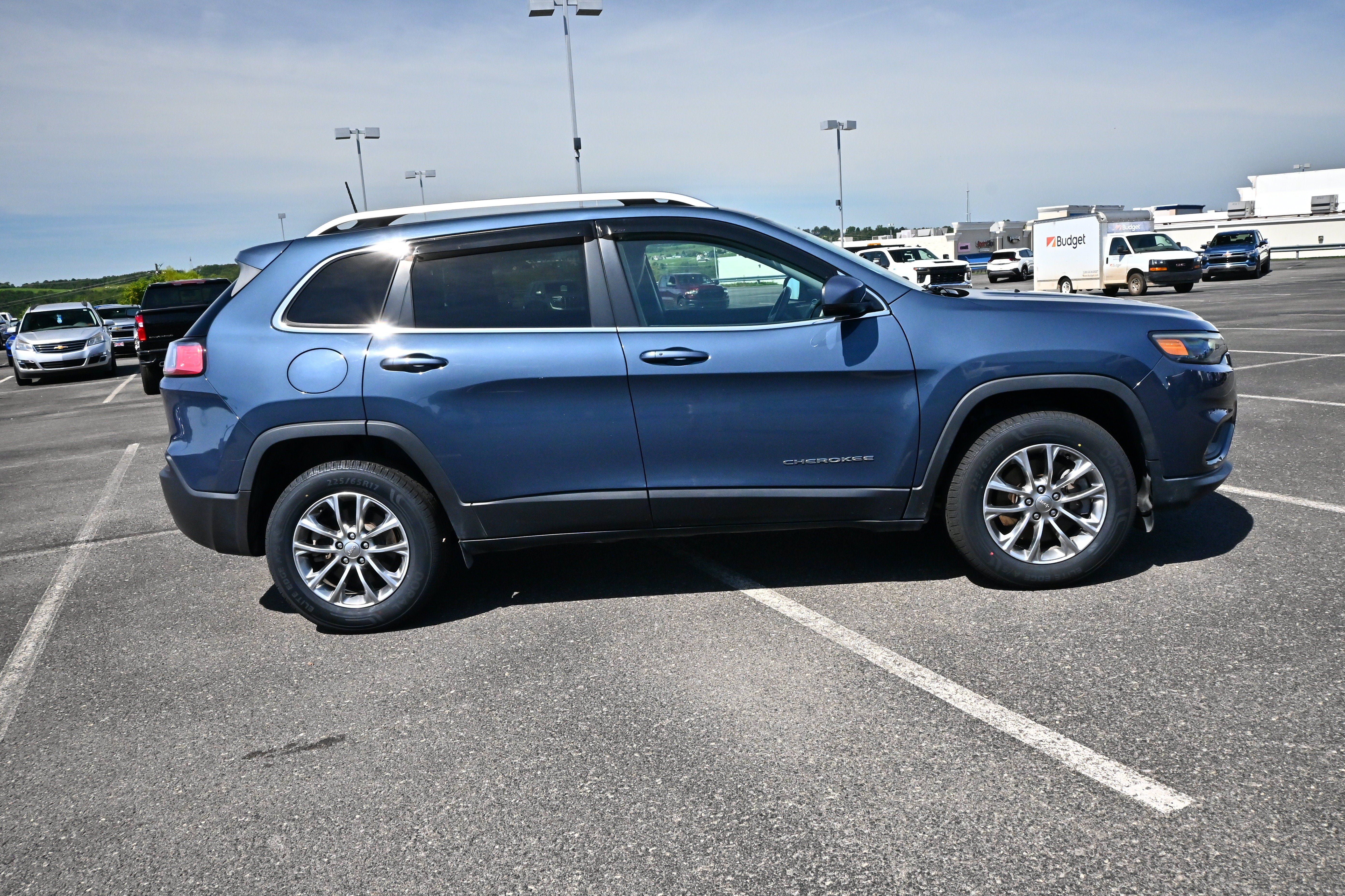 Used 2020 Jeep Cherokee Latitude Lux w/ Quick Order Package 2YH Lux AWD/4WD image 5