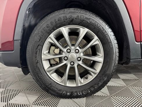 Used 2020 Jeep Cherokee Latitude Plus image 42