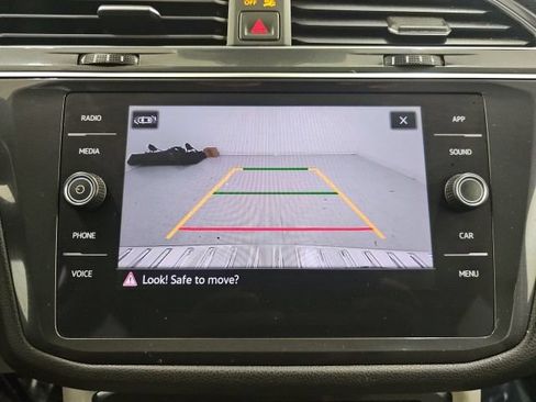 Used 2023 Volkswagen Tiguan SE w/ Panoramic Sunroof Package AWD/4WD image 26
