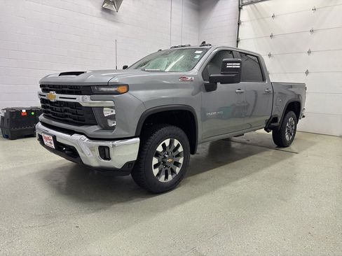 New 2026 Chevrolet Silverado 3500 LT image 7