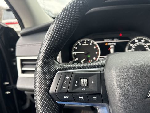 Used 2023 Mitsubishi Outlander ES image 15