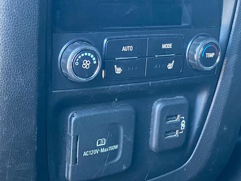 Used 2022 Buick Enclave Premium AWD/4WD image 17