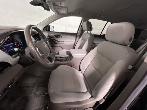 Used 2020 Chevrolet Traverse LT FWD image 11