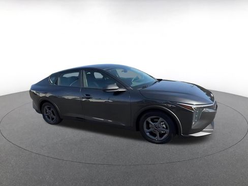 Used 2025 Kia K4 LXS image 2