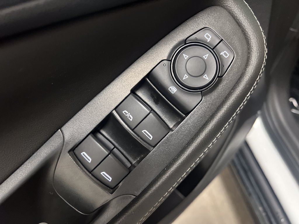 Used 2024 Buick Encore GX Sport Touring FWD image 11