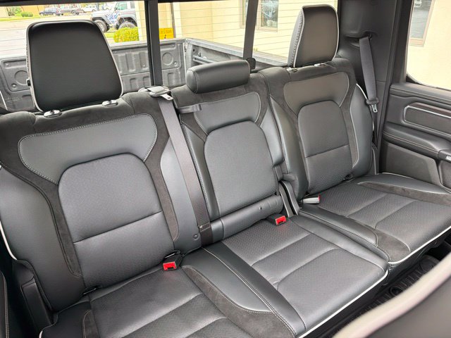 Used 2025 RAM 1500 Laramie w/ Sport Appearance Package AWD/4WD image 11