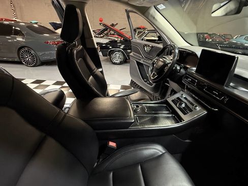 Used 2021 Lincoln Aviator AWD image 47