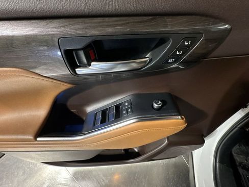 Used 2022 Toyota Highlander Platinum image 20