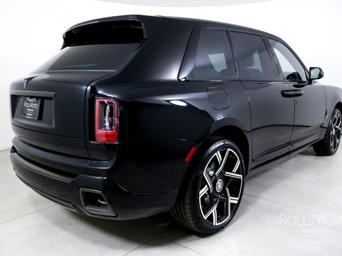 New 2026 Rolls-Royce Cullinan Black Badge image 2