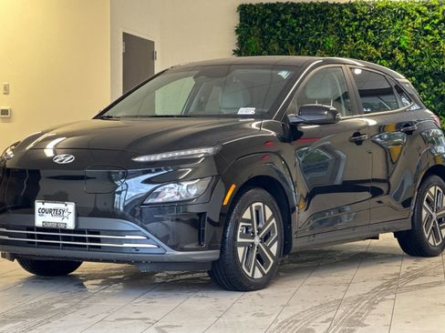 Used 2023 Hyundai Kona SE image 8