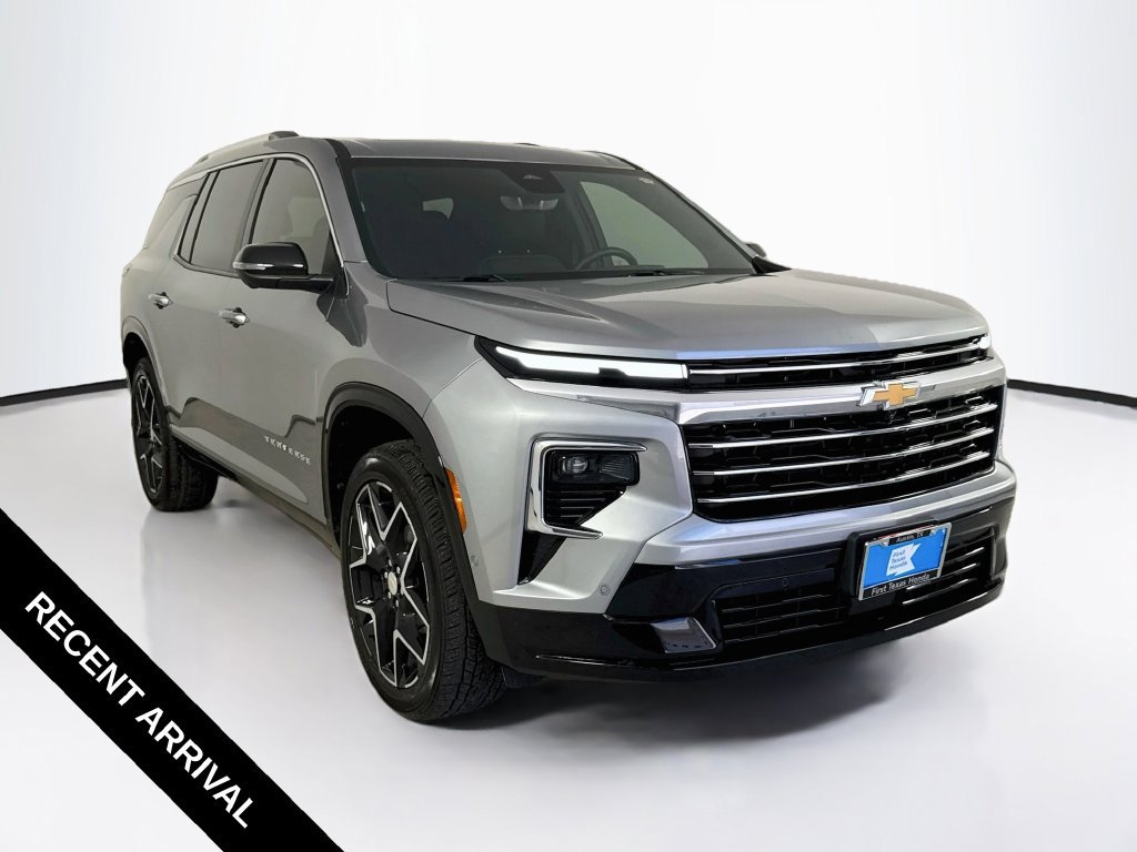 Used 2025 Chevrolet Traverse High Country AWD/4WD image 1