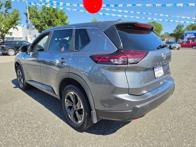 Used 2026 Nissan Rogue SV w/ Cold Weather Package AWD/4WD image 4