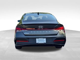New 2026 Hyundai Elantra SEL Sport FWD video 4