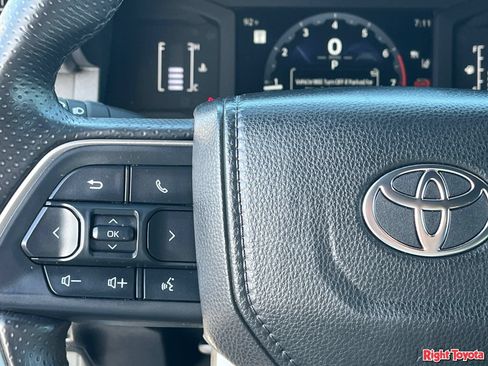 Certified 2025 Toyota 4Runner SR5 AWD/4WD image 23