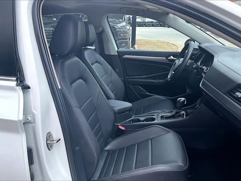 Used 2021 Volkswagen Jetta R-Line FWD image 9