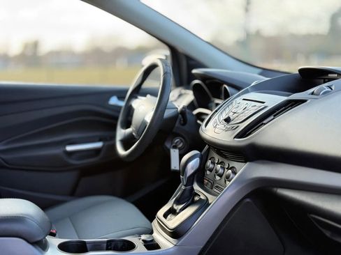 Used 2016 Ford Escape SE image 19