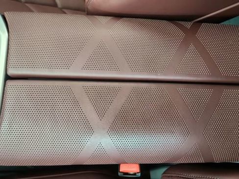 Used 2025 BMW i7 eDrive50 w/ Executive Package image 51