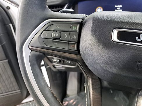 Certified 2023 Jeep Grand Cherokee L Limited w/ Black Appearance Package image 20